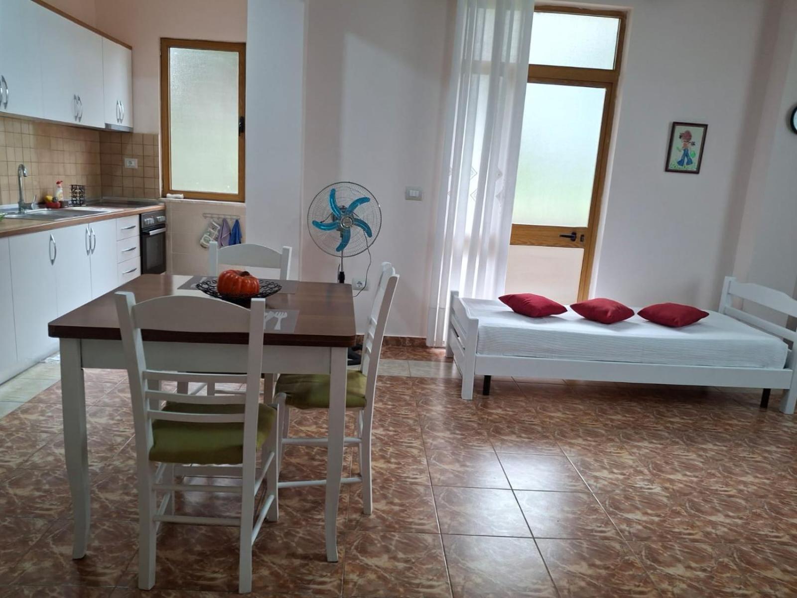 Jozi Kaiser Apartment 1 Драч Екстериор снимка